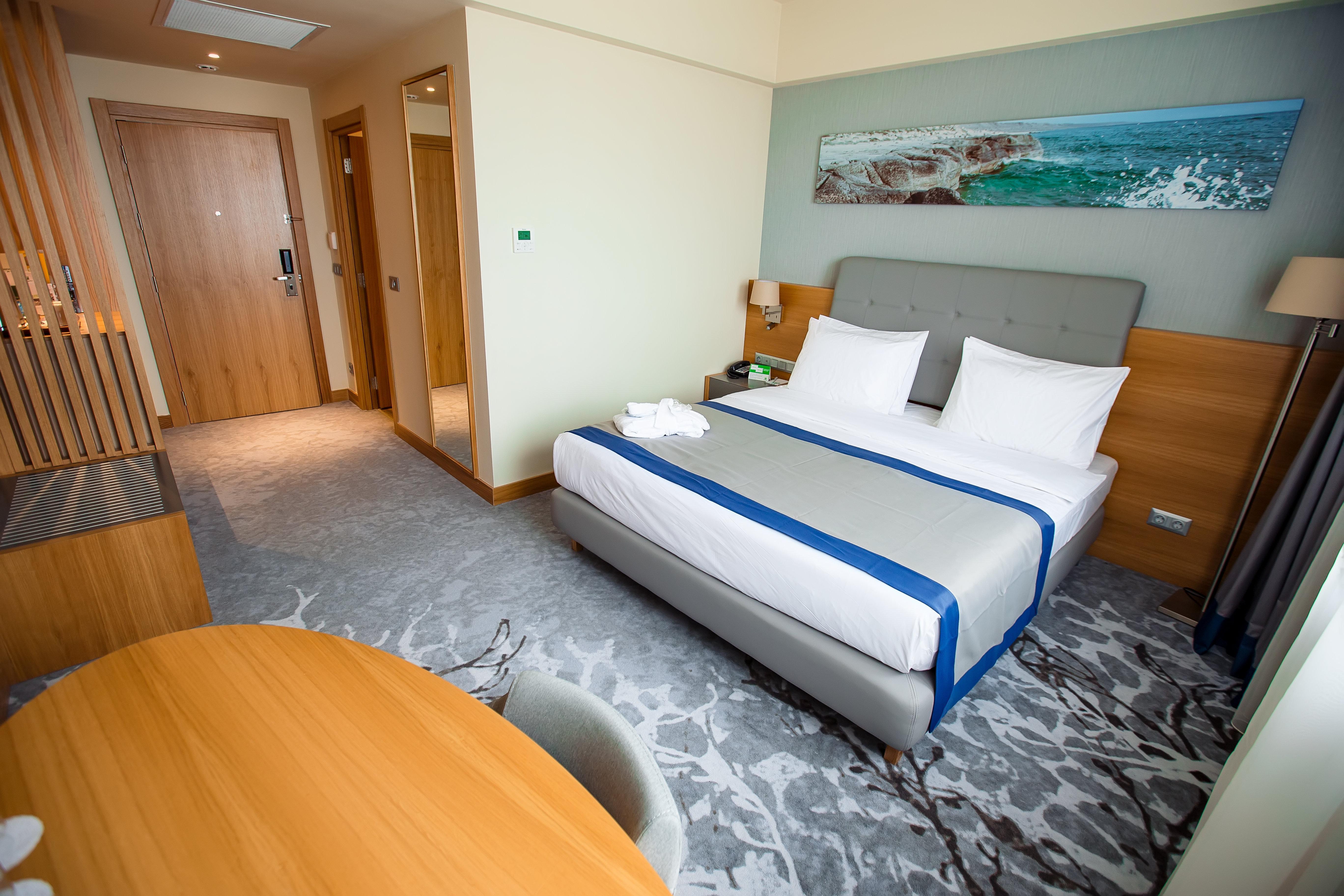 Holiday Inn - Aktau - Seaside By Ihg Exterior photo