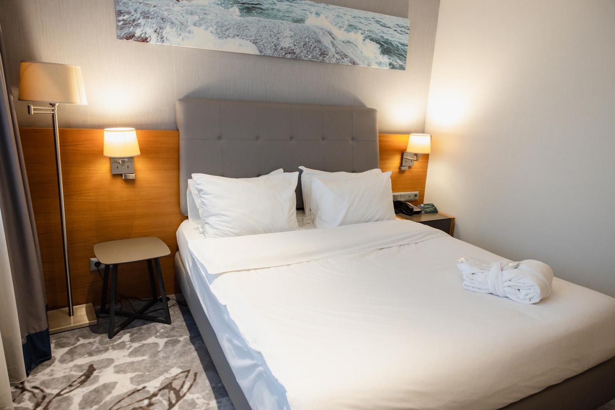 Holiday Inn - Aktau - Seaside By Ihg Exterior photo