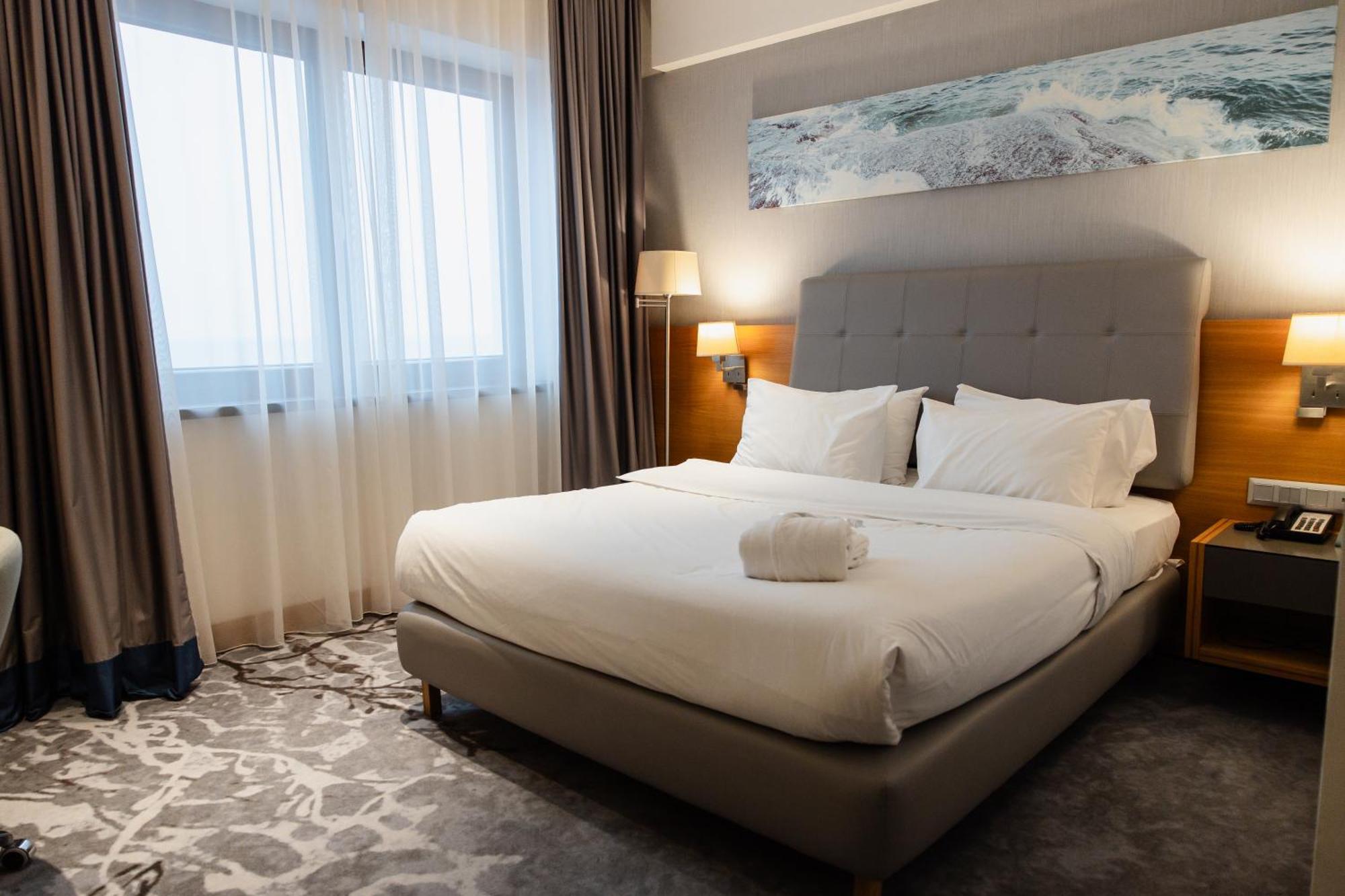 Holiday Inn - Aktau - Seaside By Ihg Exterior photo