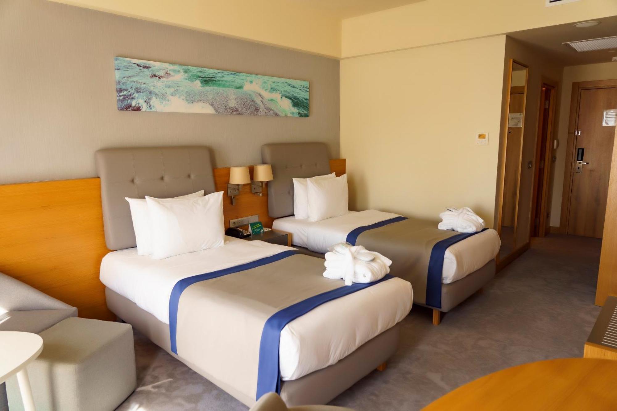 Holiday Inn - Aktau - Seaside By Ihg Exterior photo