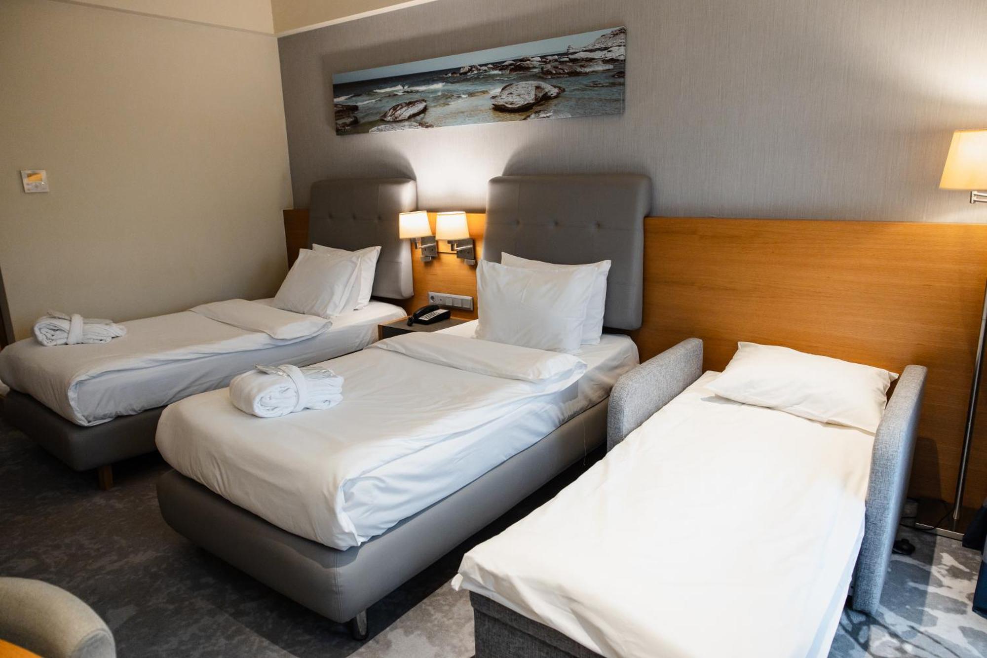 Holiday Inn - Aktau - Seaside By Ihg Exterior photo