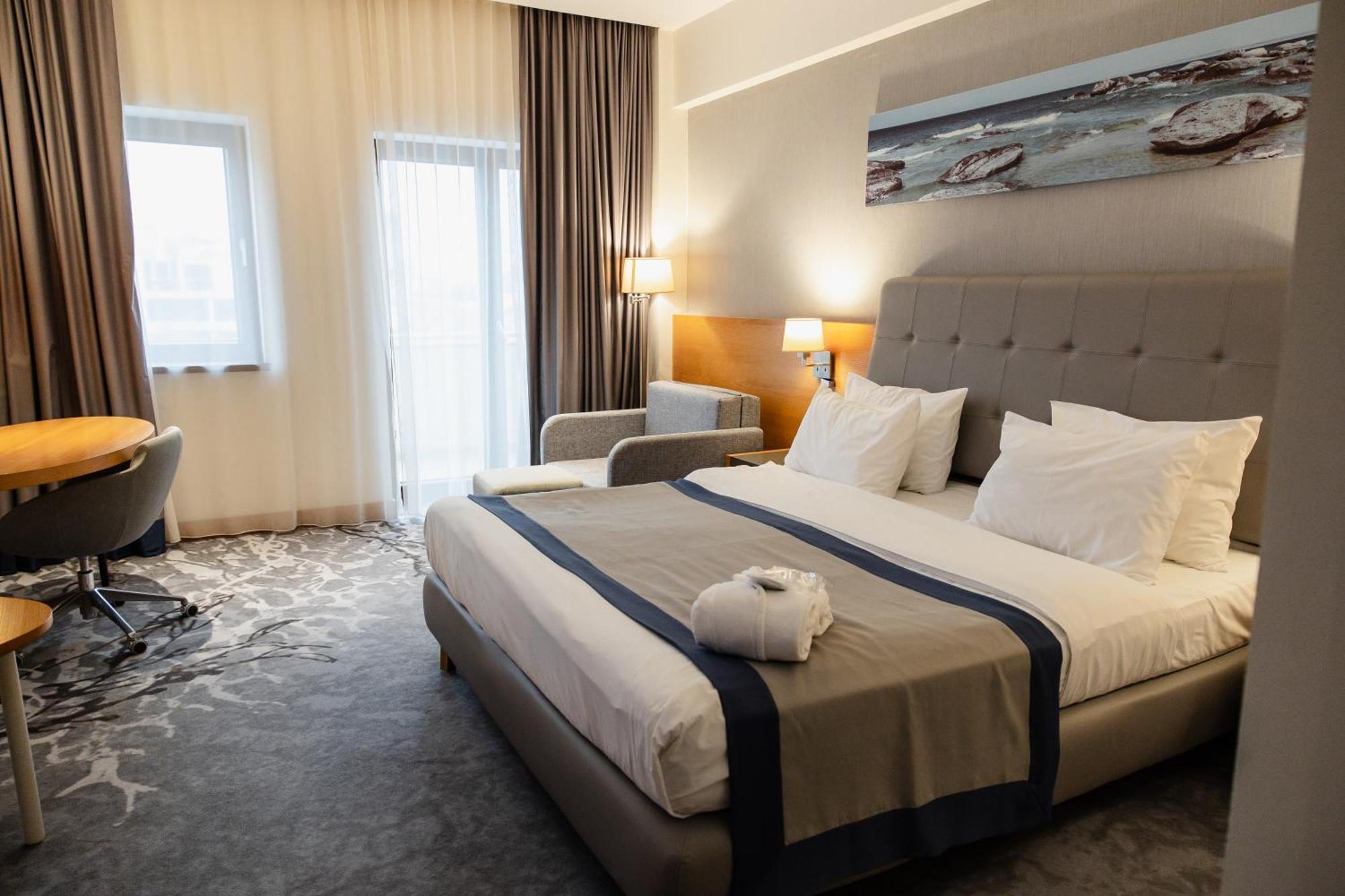Holiday Inn - Aktau - Seaside By Ihg Exterior photo